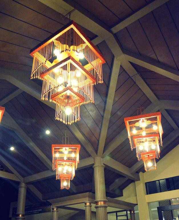 Kyriad Bumiminang Hotel Padang  Exterior foto